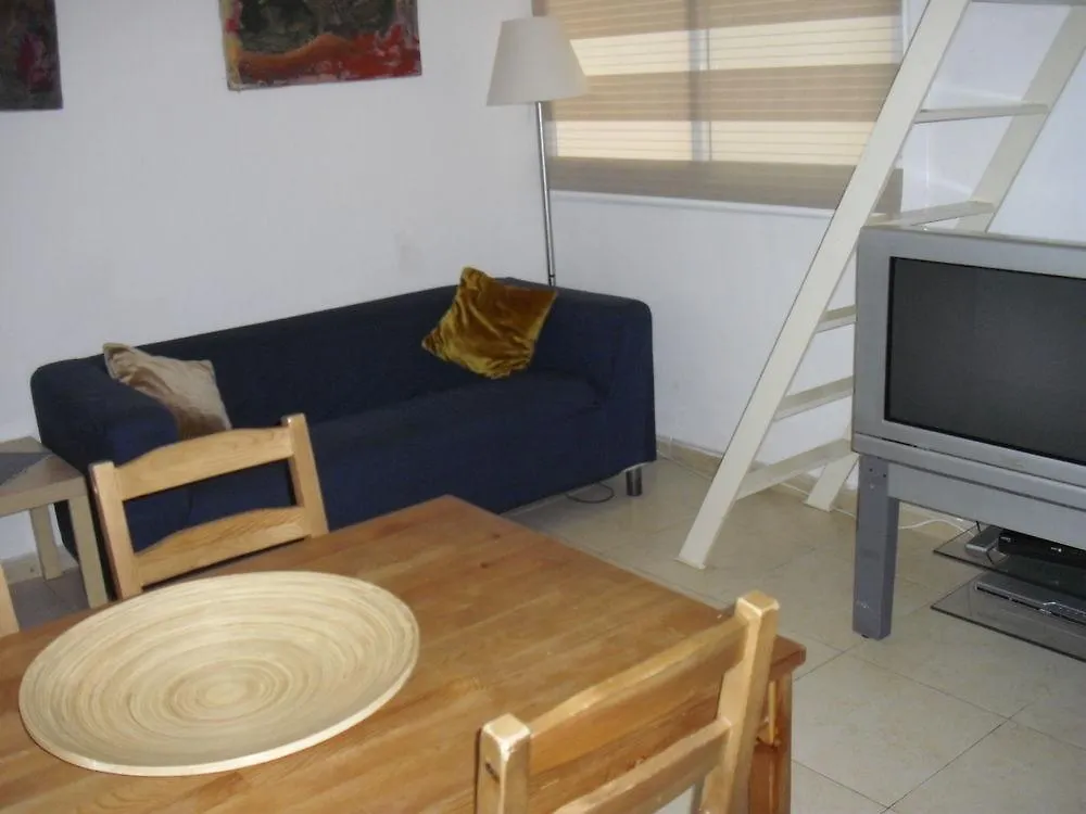 Apartaments Travessera Parc Gueell Barcelona Spain