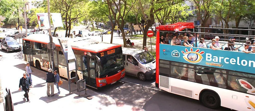 Apartaments Travessera Parc Gueell Barcelona Apartment