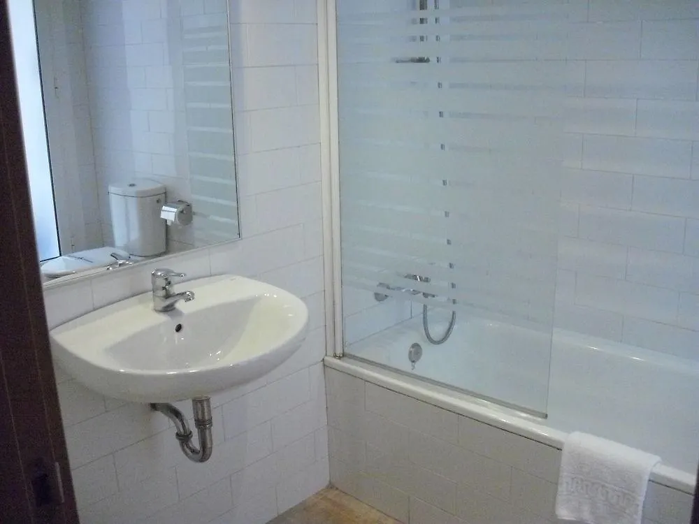 Apartaments Travessera Parc Gueell Barcelona