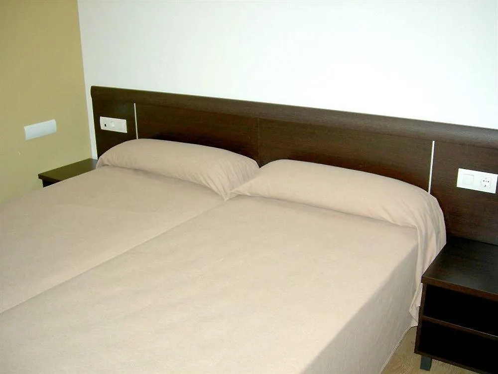 Apartaments Travessera Parc Gueell Barcelona 0*,