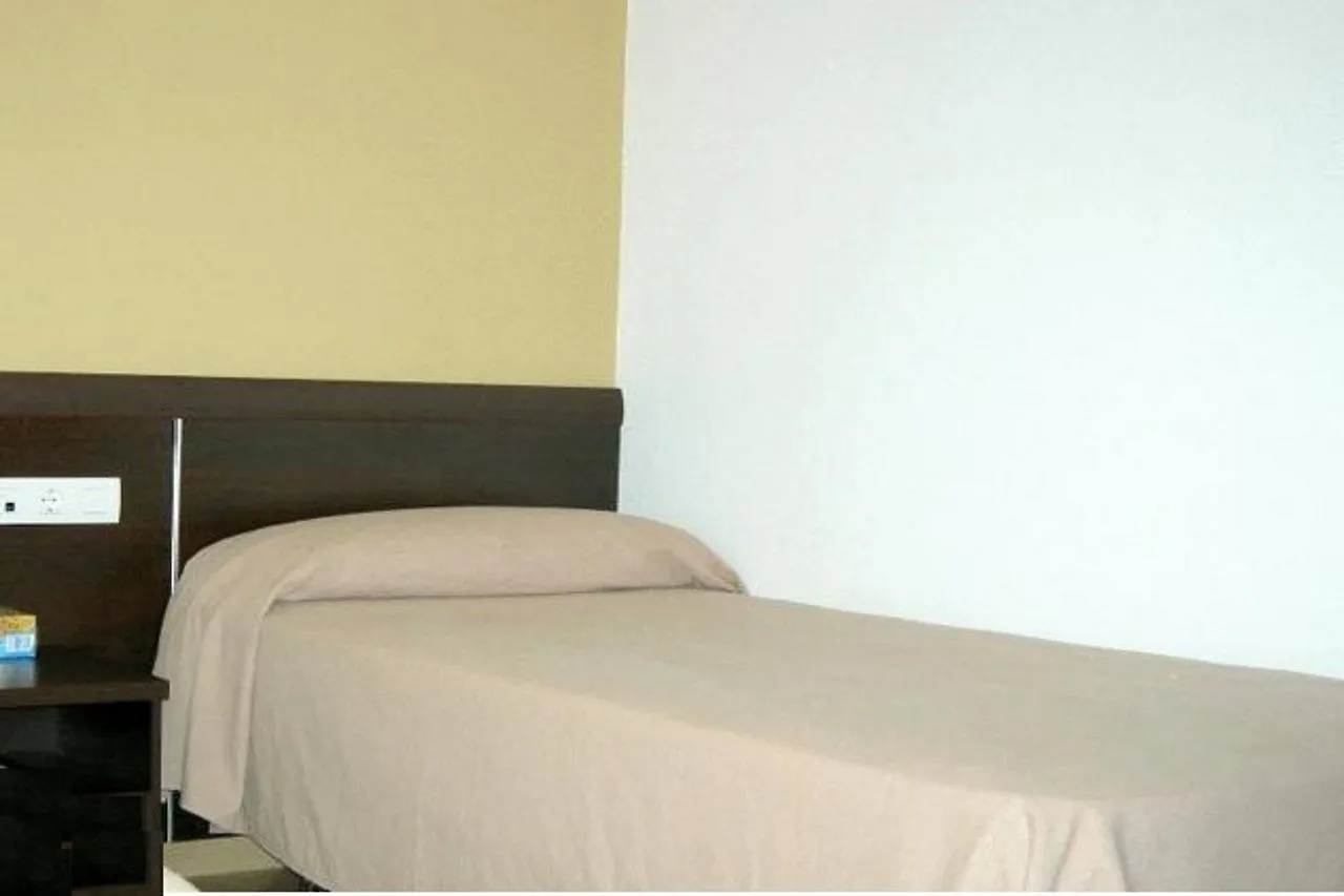 Apartaments Travessera Parc Gueell Барселона Апартаменты