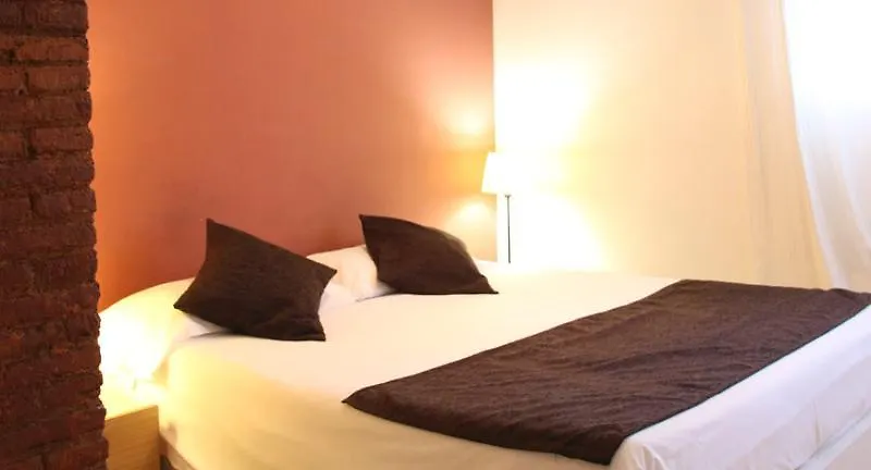 Apartaments Travessera Parc Gueell Barcelona Spain