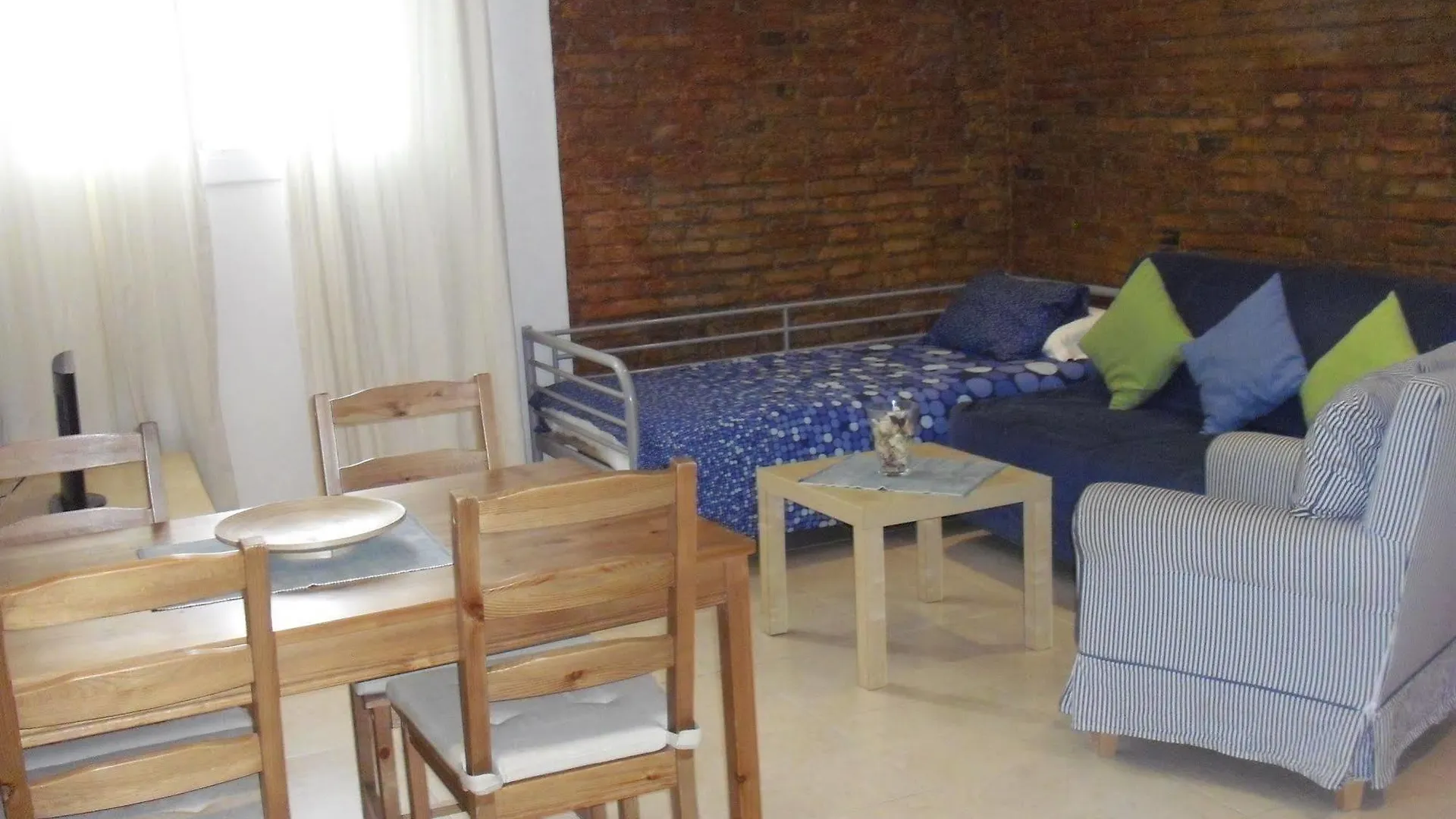 Daire Apartaments Travessera Parc Gueell Barselona