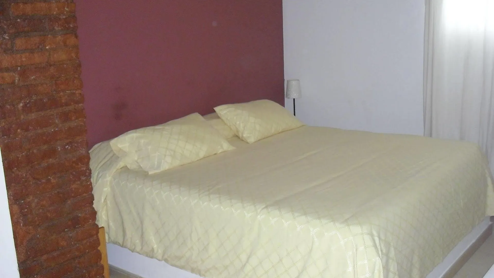 Apartaments Travessera Parc Gueell Barselona 0*,  İspanya